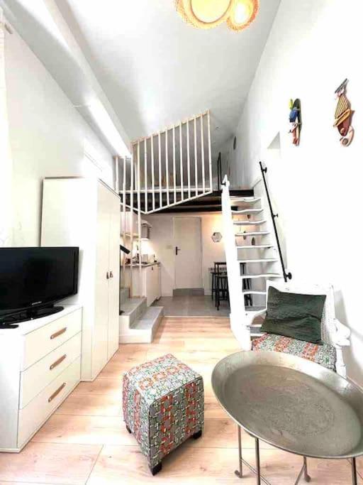 Jolie Mini Maison Lovely Tiny House Vitry-sur-Seine Exterior photo