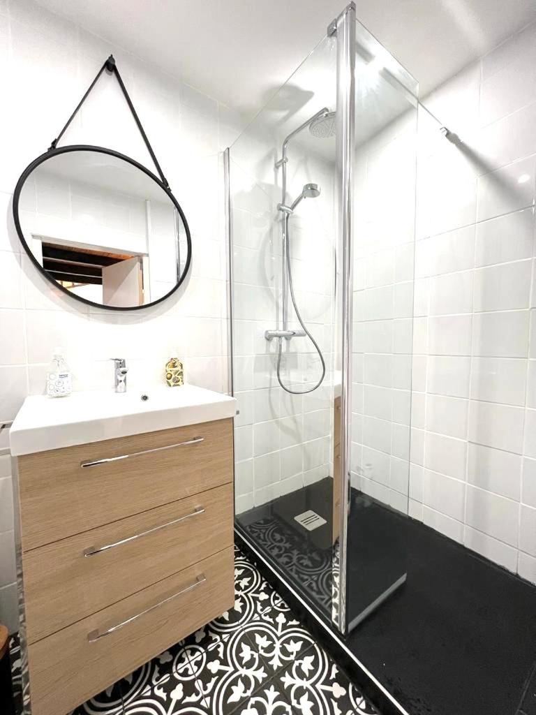 Jolie Mini Maison Lovely Tiny House Vitry-sur-Seine Exterior photo